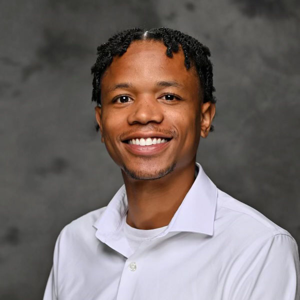 Tolliver Davis headshot
